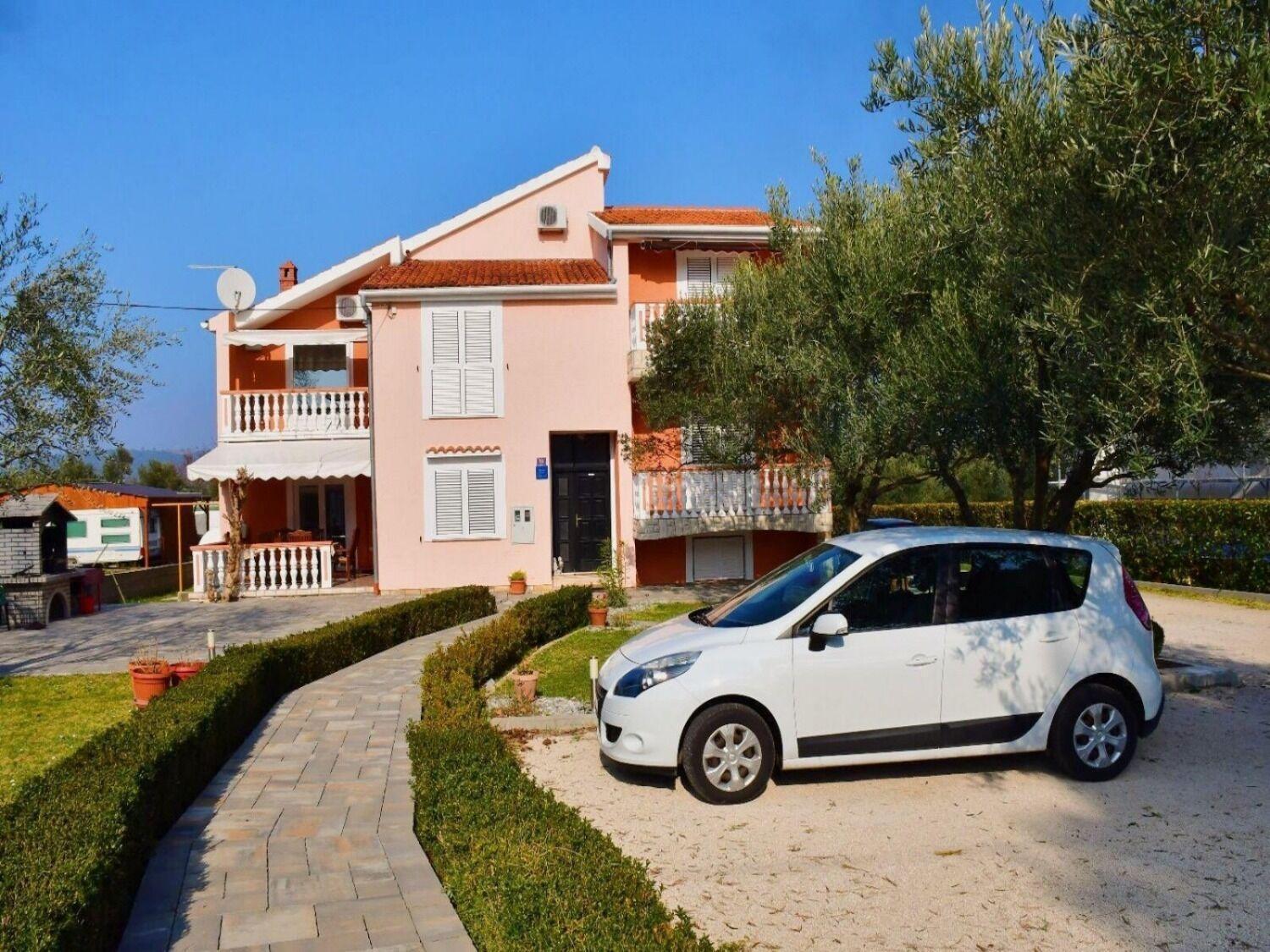 Apartments Darko - 30 M From Beach Сукошан Экстерьер фото